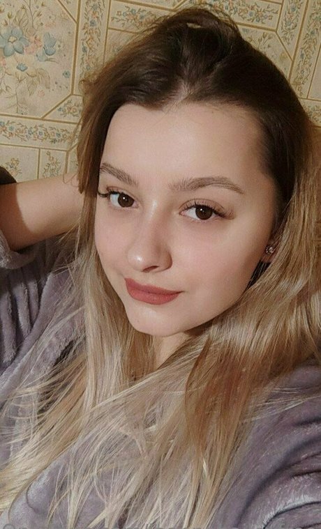 female popular onlyfans sexy nude picture