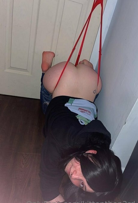 kittenthen3rd sexy star pic