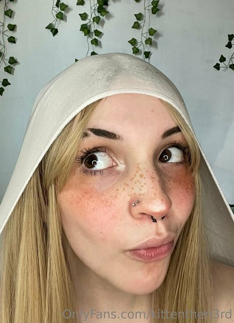 kittenthen3rd pornstar top photo