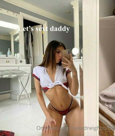 youngnsexy18 model high quality images