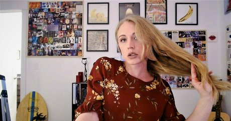 shemale outdoor onlyfans sexy pic