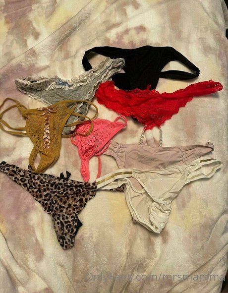 ellehotmommy model hot picture