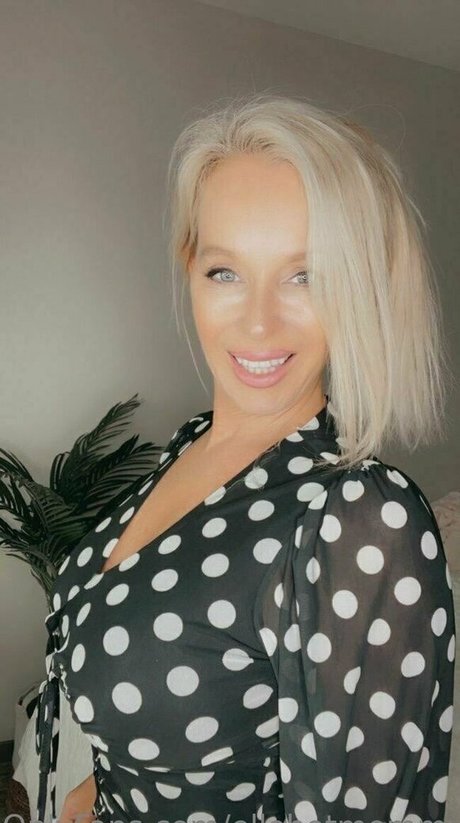 ellehotmommy model free img