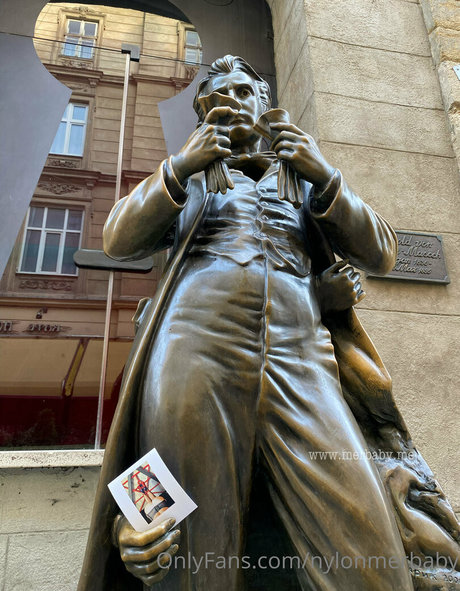 nylonmerbaby naked model picture