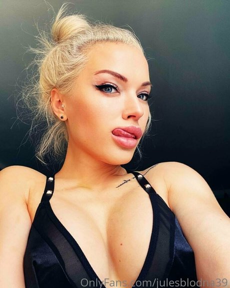 Julesblodna39 star erotic pics