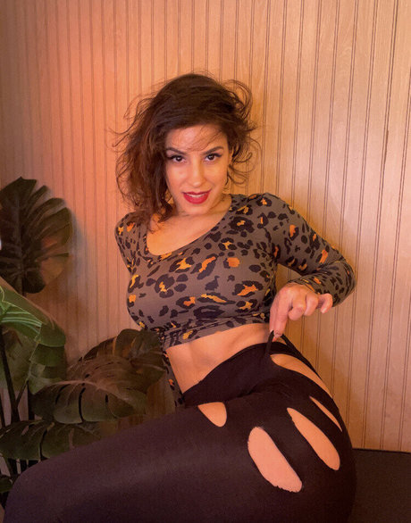 flat chested onlyfans free nude img