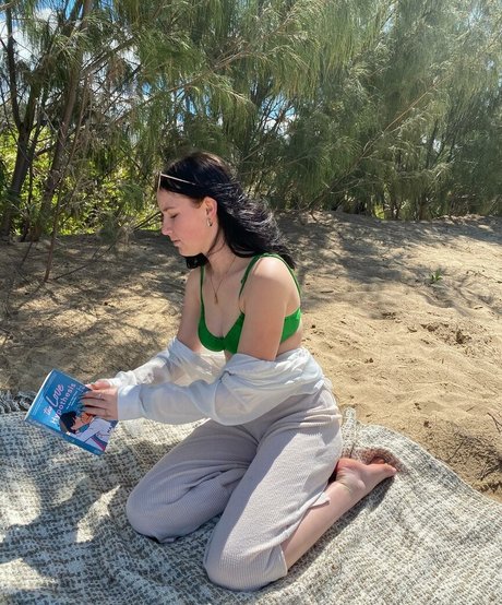 hayleypeckover best actress pic