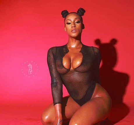 famous onlyfans nude pics