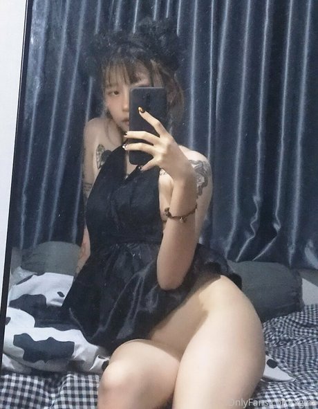 Xgina nude star photo