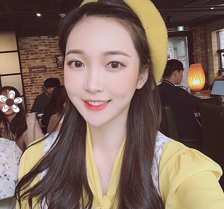 thick latina milf onlyfans adult image