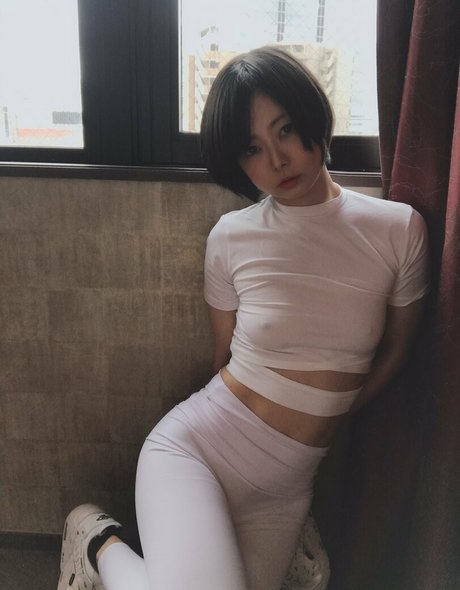 Iiniku Ushijima pornstar exclusive photo