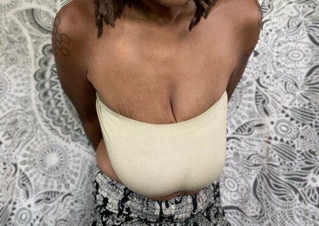 therealblackqueenraven free star pic