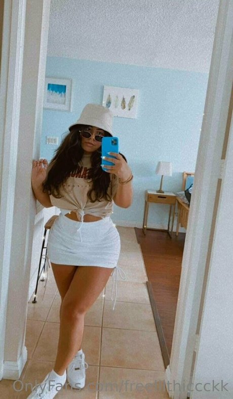 freelilthiccckk nudes model image