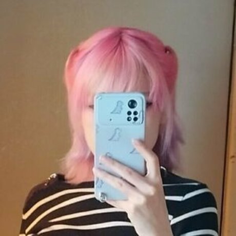 kialevi model hot pictures