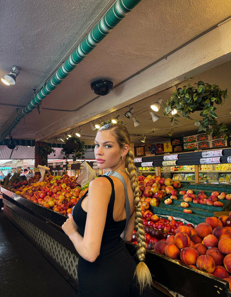 mikahl naked model gallery