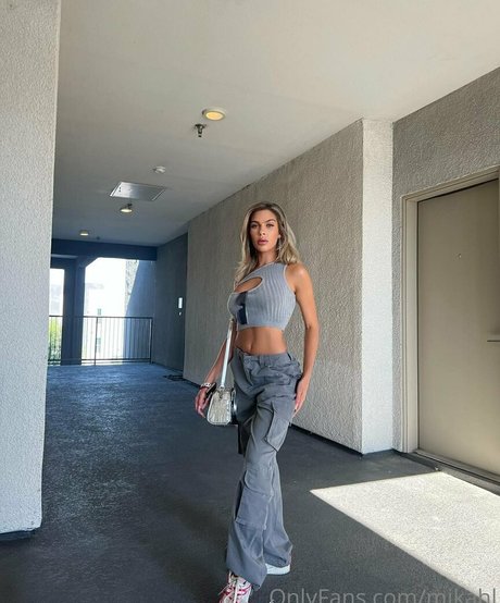 mikahl pretty pornstar image