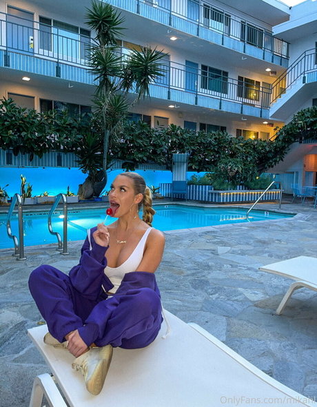 mikahl pretty pornstar galleries