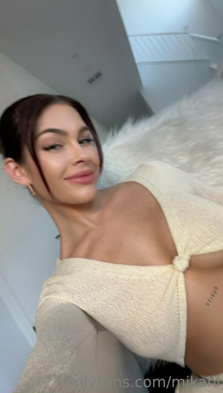 flat chested onlyfans naked galleries