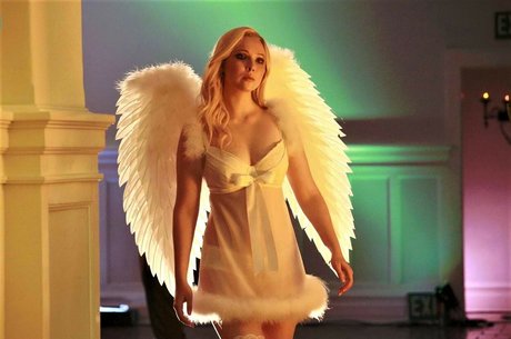 Molly Quinn adult actress img