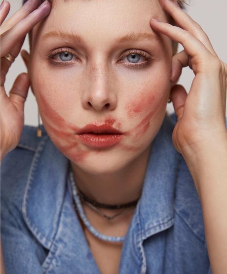 Molly Quinn model best photos