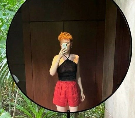 Molly Quinn sexy pornstar galleries