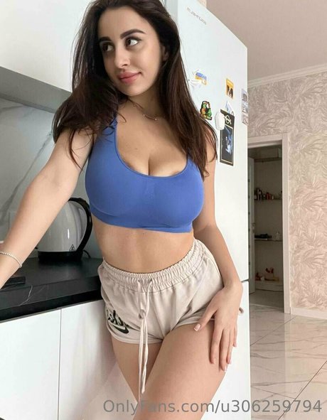 busty solo onlyfans free xxx pics