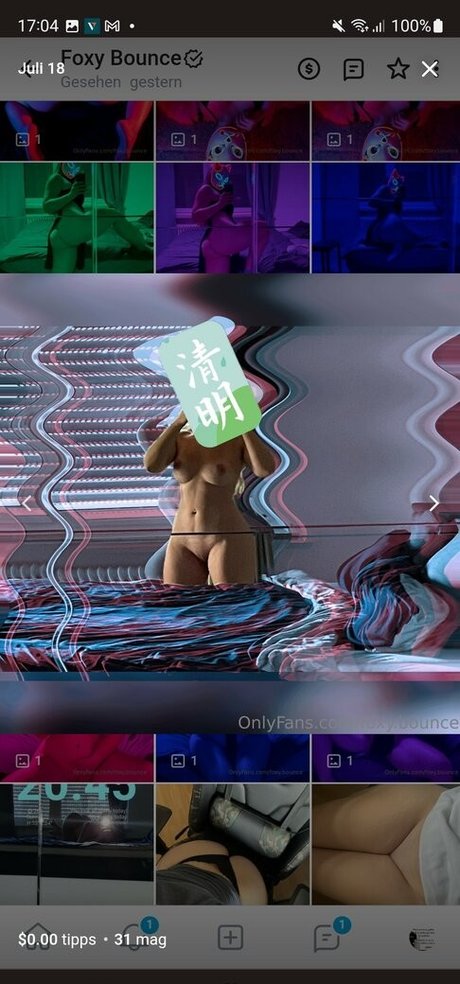 FoxyBounce model naked photos