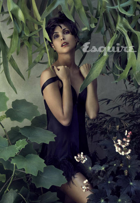 Morena Baccarin hot model photo