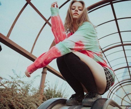 Laura Petrinec model xxx pic