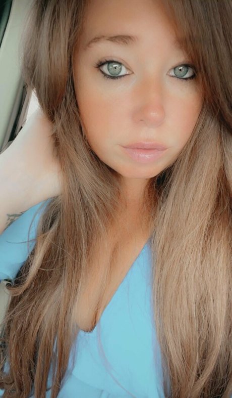 Ivy Mia star exclusive photos