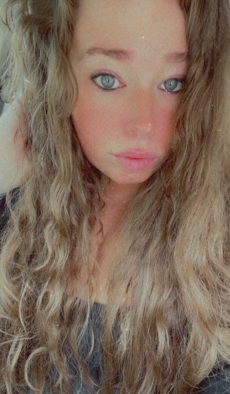 Ivy Mia model xxx galleries