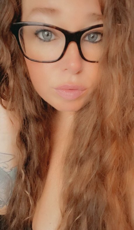 Ivy Mia star hd galleries