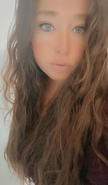 Ivy Mia model nude photo