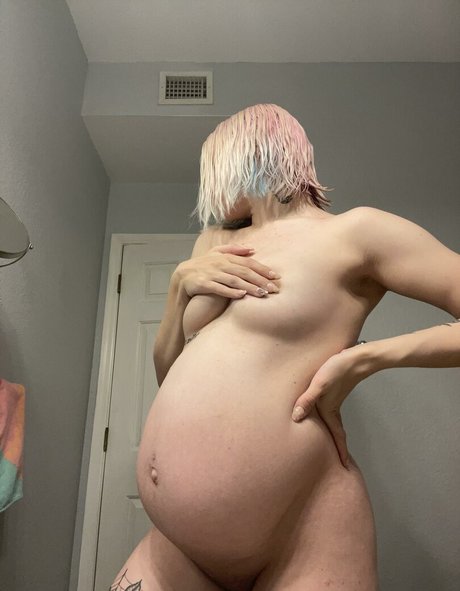 Peachy Shea model beautiful photo