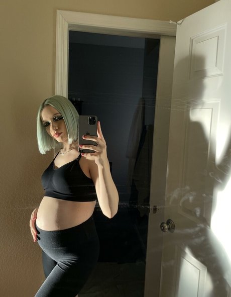 Peachy Shea exclusive star pic