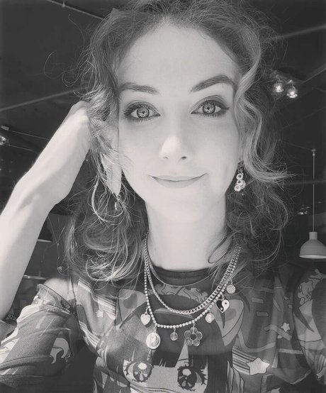 VisualSounds1 hot model images