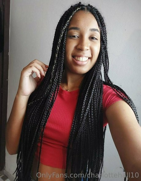 its charl0ttehall model naked picture