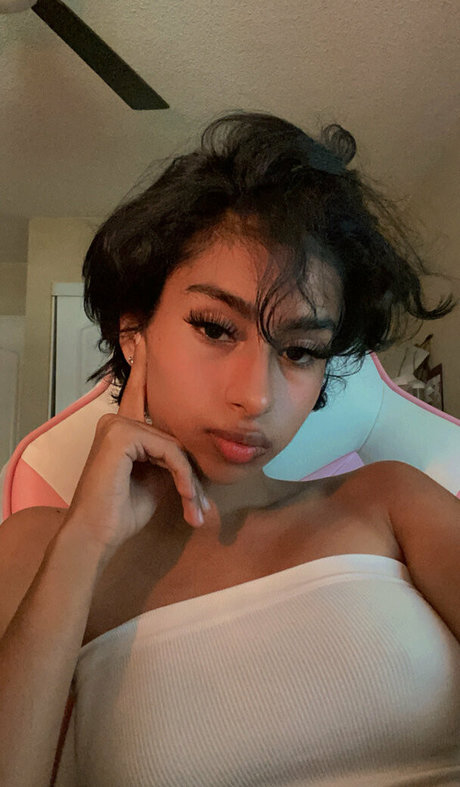 huge fake tits onlyfans hot sexy photo