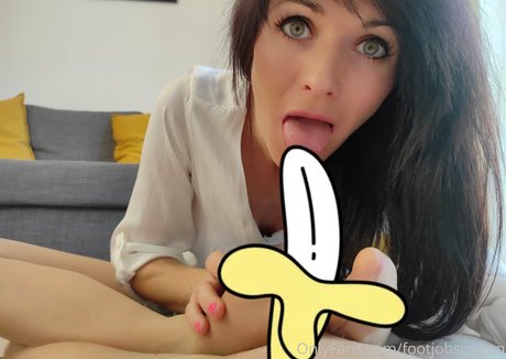 footjobsqueen model porn img