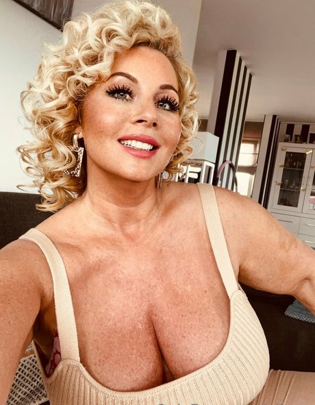 blonde bikini onlyfans beautiful img