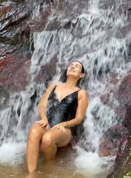 Fatima Bernardes perfect star images