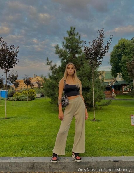 l hunnybunny l erotic star gallery