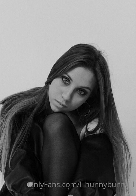 blonde hot wife onlyfans erotic gallery