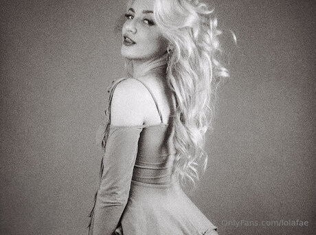lolafae model porn picture