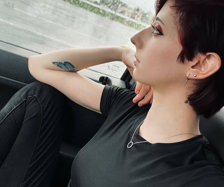 skullkitten model free pictures