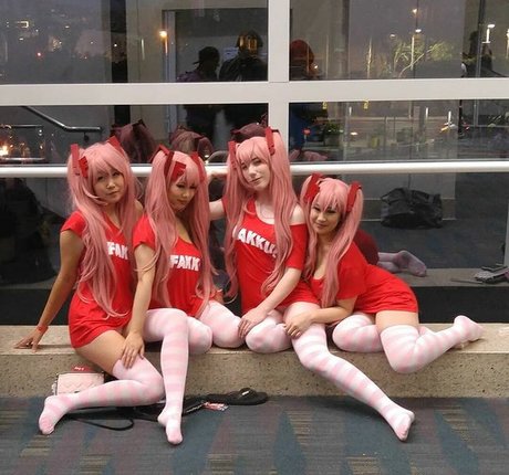 pregnant threesome onlyfans art naked gallery