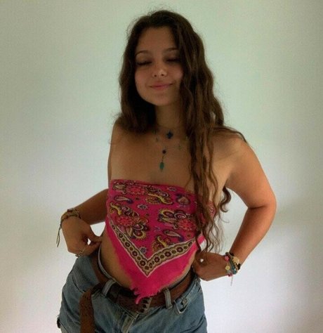 Chloeforero star adult img