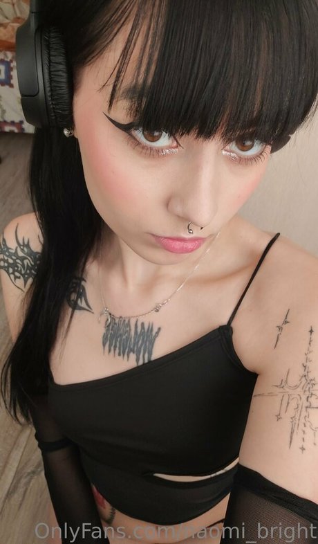 naomi bright star hot pics