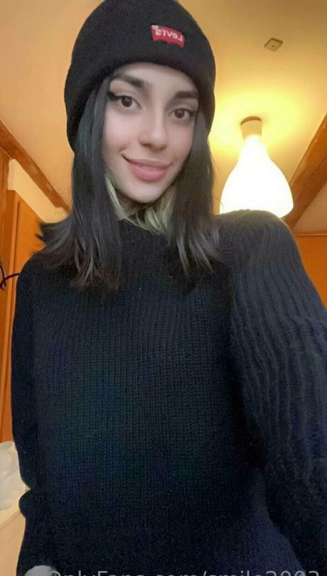 smile2003 beautiful pornstar photo