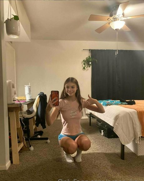 female popular onlyfans nice pictures